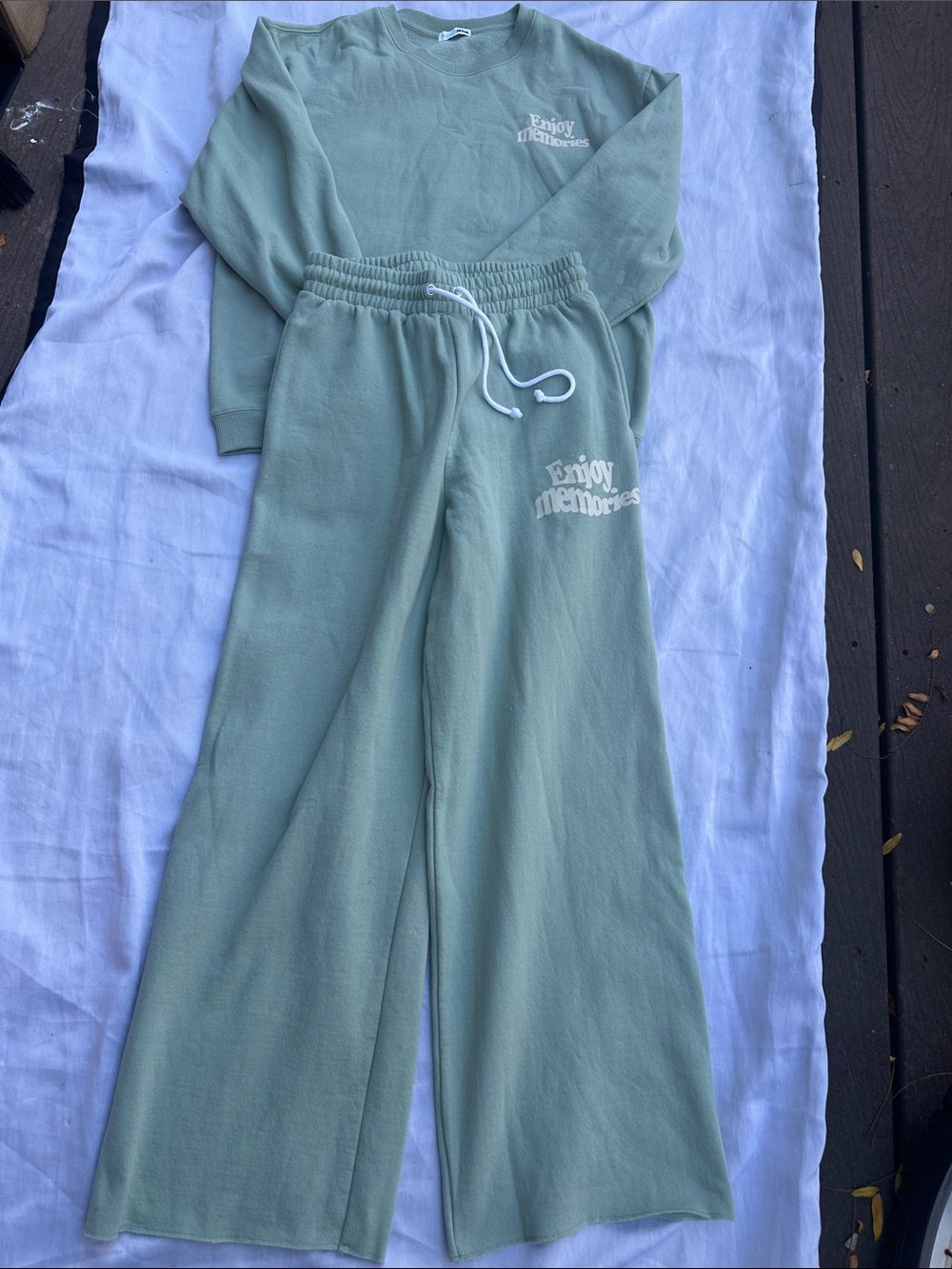 Fashion Nova Kids Sage Green Wide-Leg Sweatpants Set